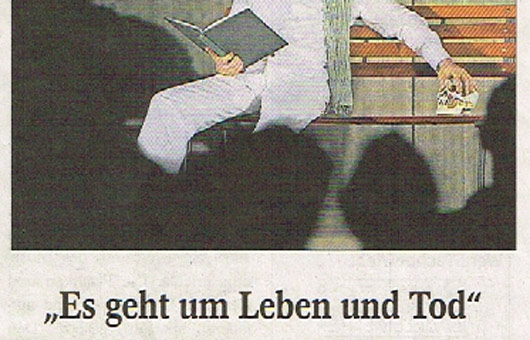 Zeitungsbericht über Veranstaltung Es geht um Leben und Tod